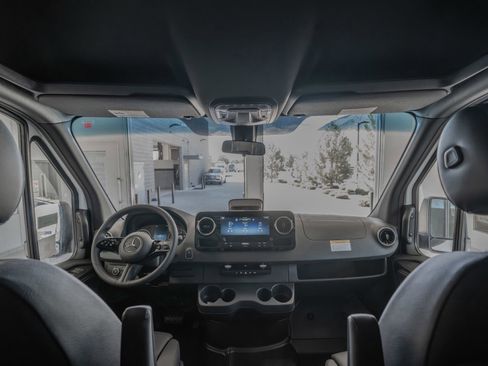 New 2025 Mercedes-Benz Sprinter 2500 image 29