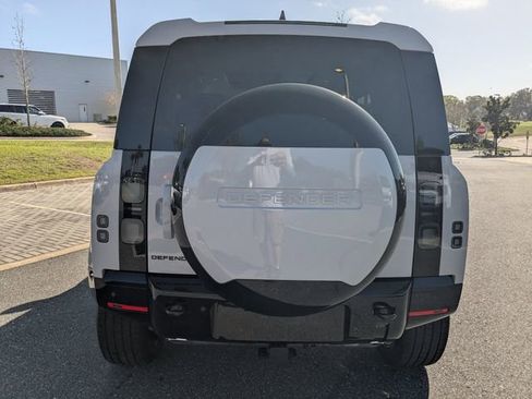 Used 2026 Land Rover Defender 110 X-Dynamic SE image 6