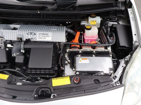 Used 2010 Toyota Prius Three FWD image 40