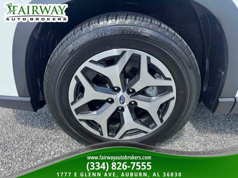 Used 2024 Subaru Forester Premium AWD/4WD image 32