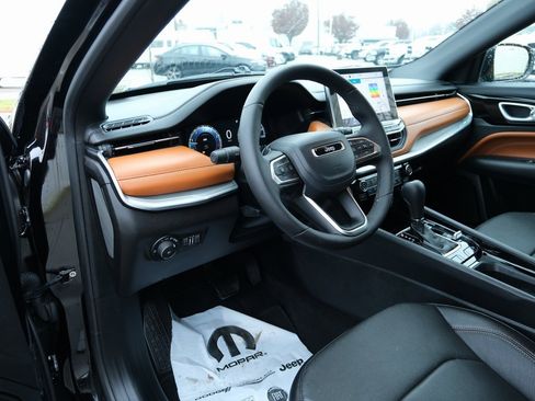 Used 2024 Jeep Compass Limited w/ Elite Group image 3