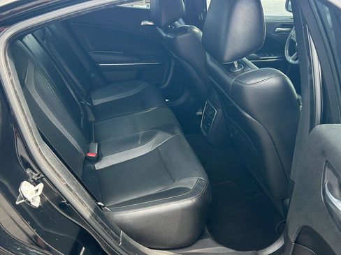 Used 2019 Dodge Charger SXT w/ Leather Interior Group RWD image 13