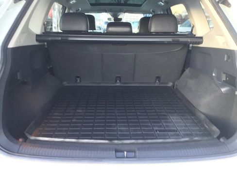 Used 2021 Volkswagen Tiguan SEL Premium R-Line image 16