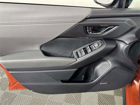 Used 2025 Subaru Crosstrek 2.5i Limited w/ Crosstrek Mirror Package image 17