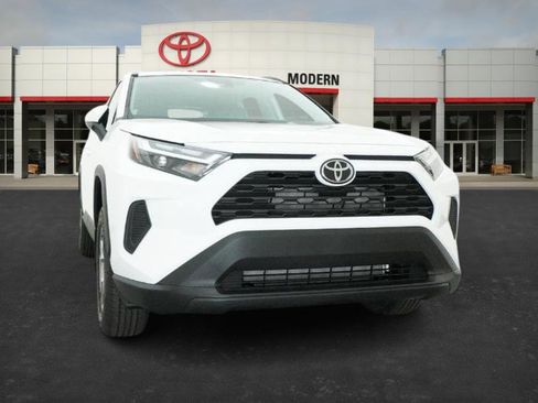 New 2025 Toyota RAV4 XLE image 31