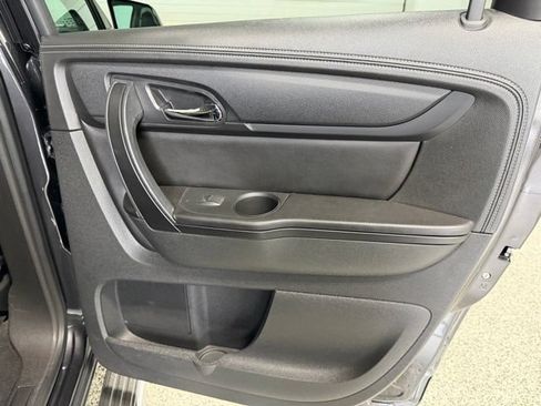 Used 2015 Chevrolet Traverse LT w/ Style and Technology Package FWD image 23
