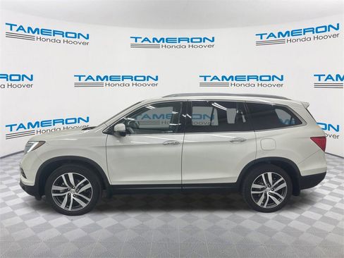 Used 2018 Honda Pilot Touring image 2