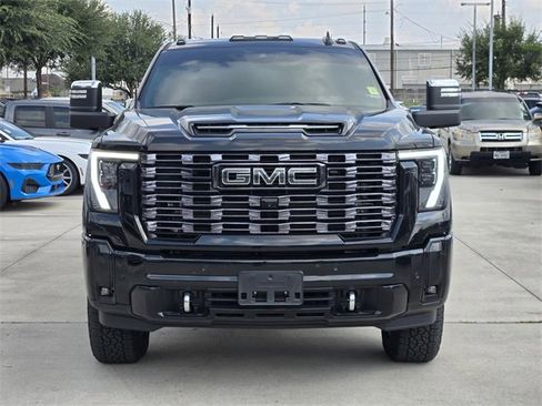 Used 2025 GMC Sierra 3500 Denali Ultimate image 2