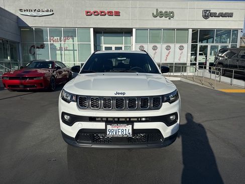 Certified 2025 Jeep Compass Latitude image 2