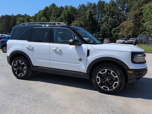 Certified 2022 Ford Bronco Sport Outer Banks w/ Tech Package AWD/4WD image 2