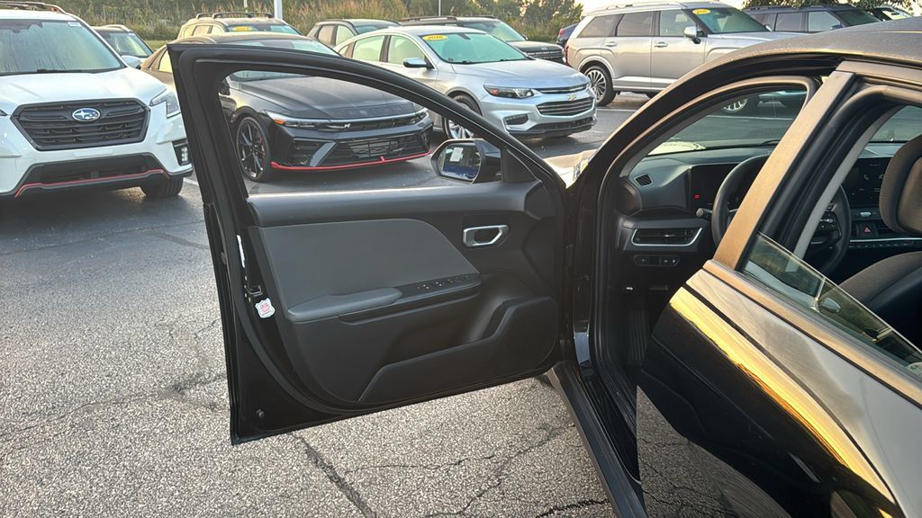 Used 2025 Kia K4 FWD image 15