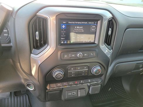 Used 2026 Chevrolet Silverado 1500 Custom Trail Boss w/ Turbomax Blackout Package AWD/4WD image 23