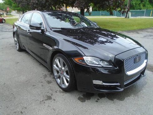 Used 2017 Jaguar XJ L Portfolio AWD/4WD image 3