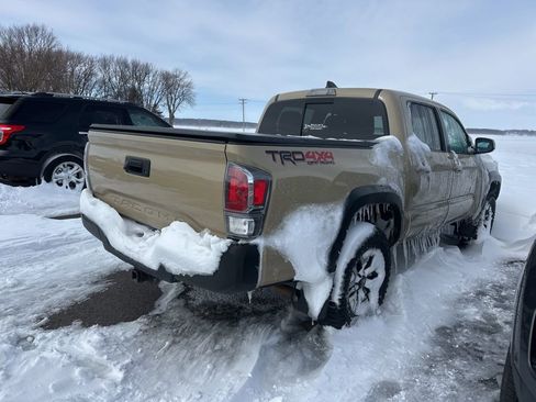 Used 2020 Toyota Tacoma TRD Off-Road image 8