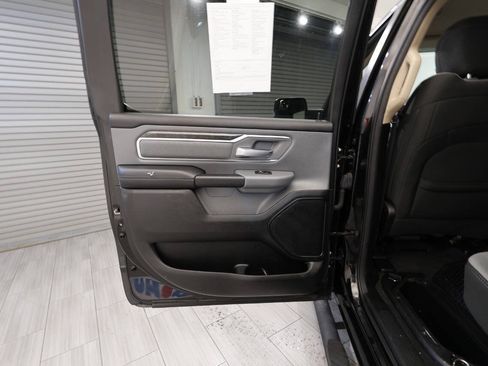 Used 2020 RAM 1500 Big Horn AWD/4WD image 17