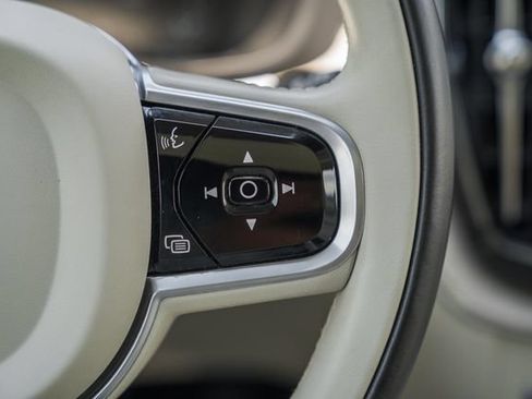 Used 2018 Volvo XC60 T8 Inscription w/ Advanced Package AWD/4WD image 27
