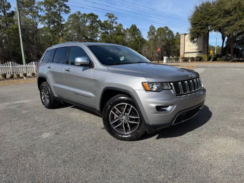 Used 2017 Jeep Grand Cherokee Limited image 8
