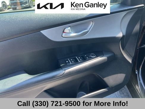 Used 2022 Kia Forte LXS FWD image 27