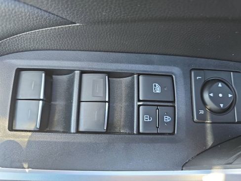 Used 2022 Toyota RAV4 XLE w/ Convenience Package image 28