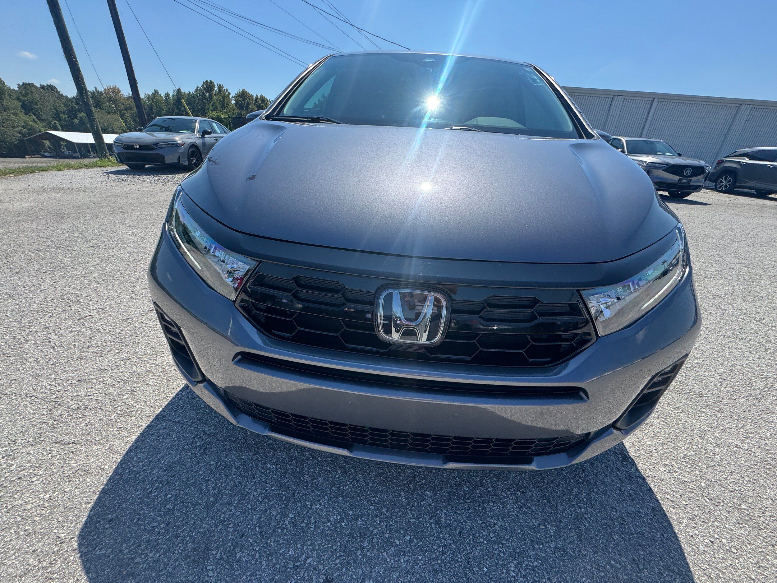 Used 2025 Honda Odyssey Touring image 2