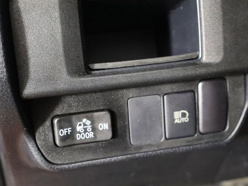 Used 2019 Toyota Tacoma SR w/ SR Convenience Package image 23