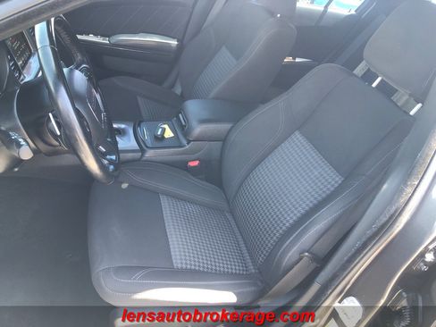 Used 2020 Dodge Charger SXT w/ Blacktop Package image 12