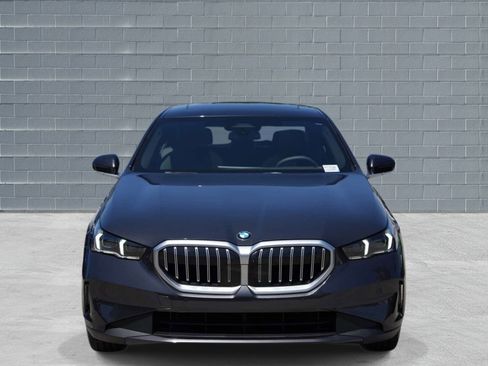 Used 2026 BMW 530i w/ Premium Package RWD image 2