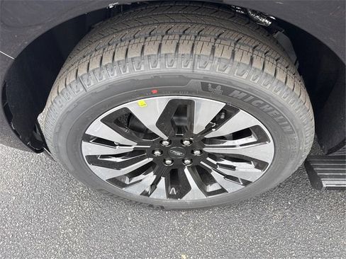 New 2025 Ford Expedition Max Platinum w/ Platinum Ultimate Package image 15