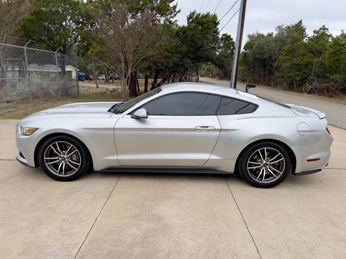 Used 2016 Ford Mustang GT image 6