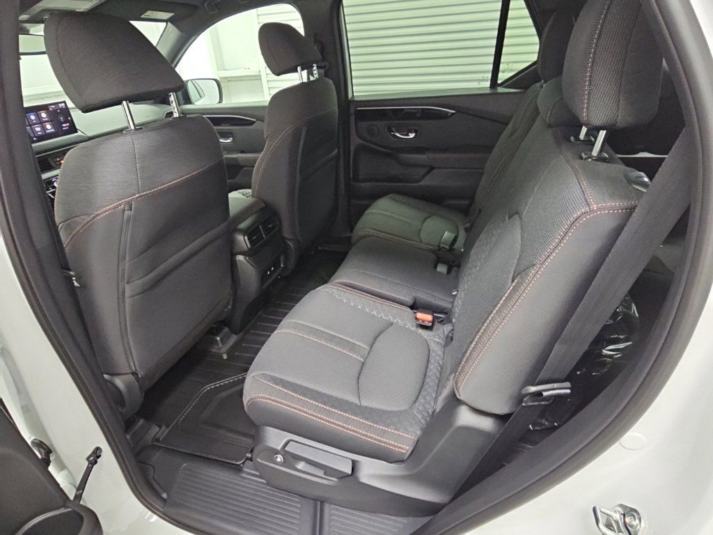 New 2026 Honda Pilot Sport image 30
