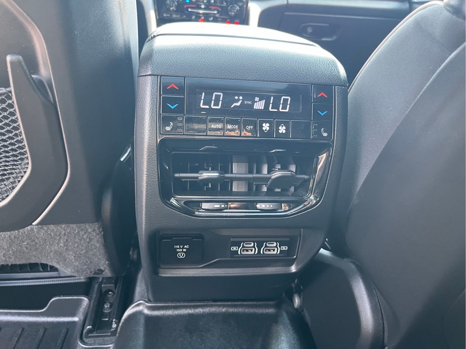 Certified 2024 Jeep Grand Cherokee Summit AWD/4WD image 31
