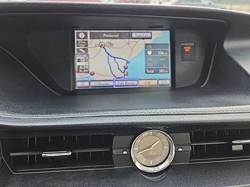 Used 2014 Lexus ES 300h w/ Luxury Package w/Bamboo Trim FWD image 13