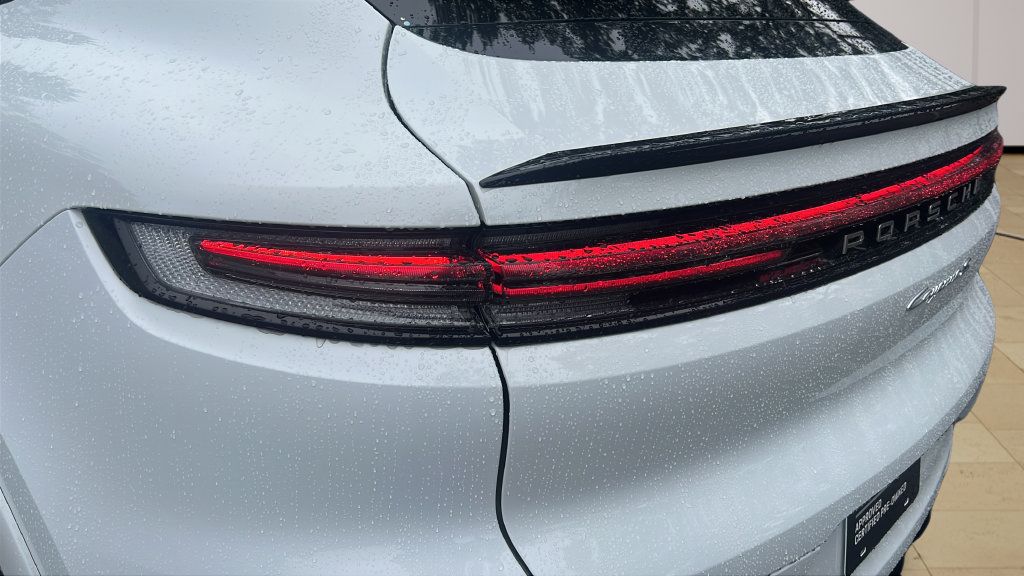 Certified 2026 Porsche Cayenne S AWD/4WD image 12