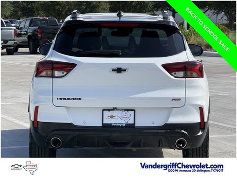 Used 2023 Chevrolet TrailBlazer RS w/ Sun and Liftgate Package FWD image 5