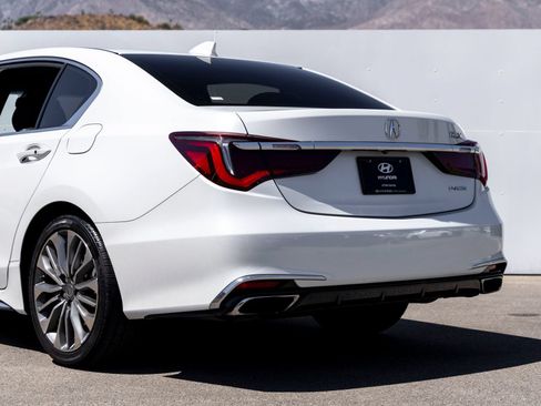 Used 2018 Acura RLX w/ Technology Package FWD image 5