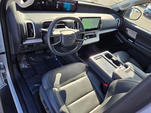 Used 2025 Ford Expedition Max Active AWD/4WD image 16