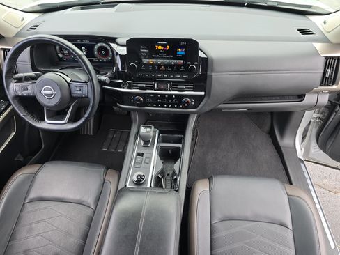 Used 2024 Nissan Pathfinder Platinum AWD/4WD image 34