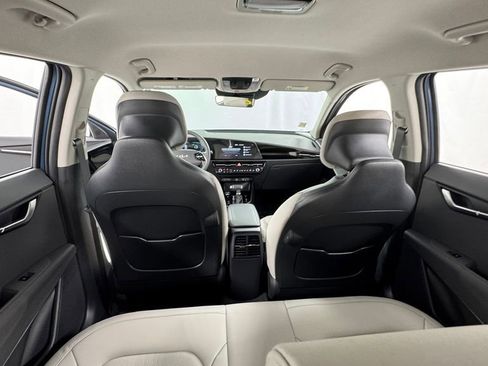 New 2026 Kia Niro EX FWD image 17