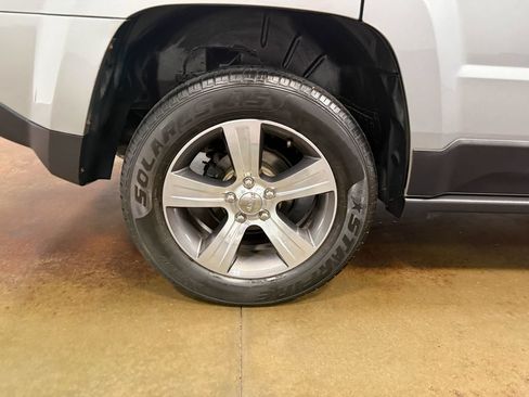 Used 2017 Jeep Patriot High Altitude AWD/4WD image 89