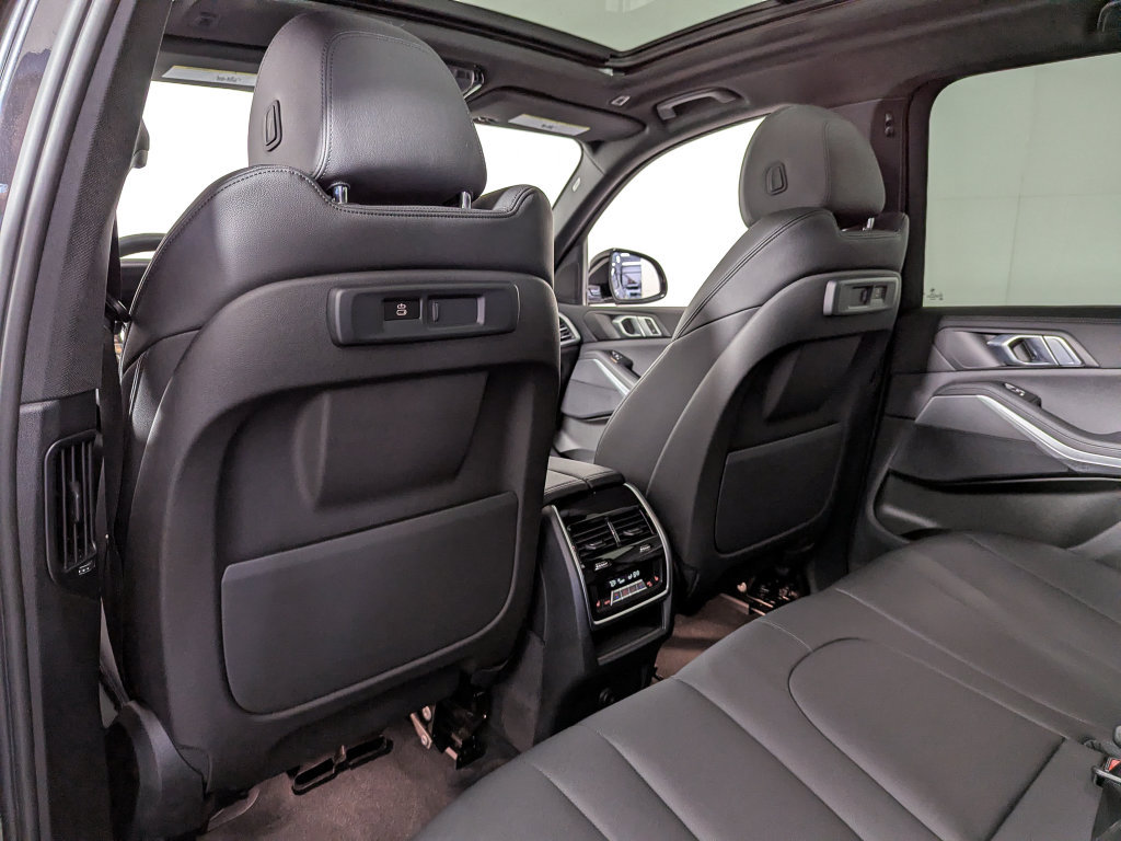 Used 2022 BMW X5 xDrive40i w/ Climate Comfort Package AWD/4WD image 43
