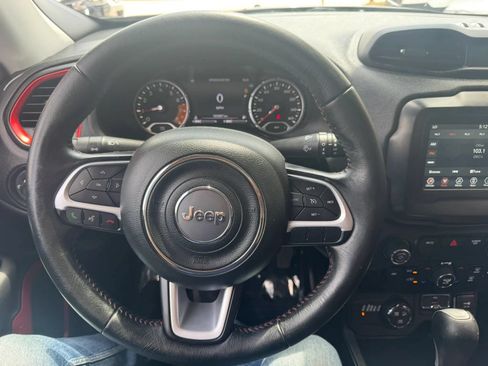 Used 2019 Jeep Renegade Trailhawk AWD/4WD image 15