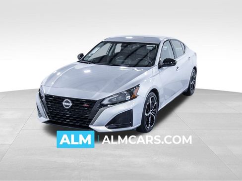Used 2025 Nissan Altima 2.5 SR image 1