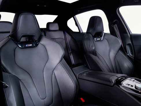 Used 2025 BMW M5 w/ Executive Package image 44