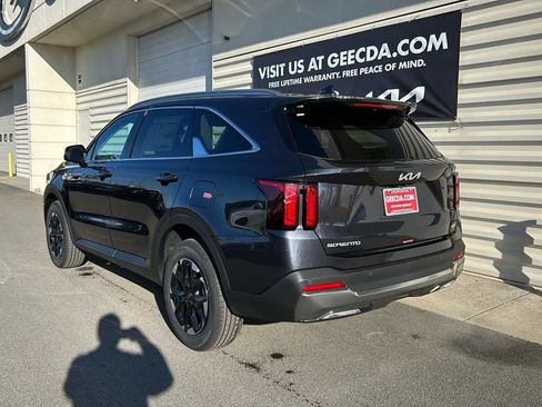 New 2025 Kia Sorento S w/ Panoramic Sunroof Package image 6