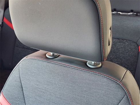 Used 2024 Chevrolet Colorado Z71 w/ LPO, Dark Essentials Package image 16