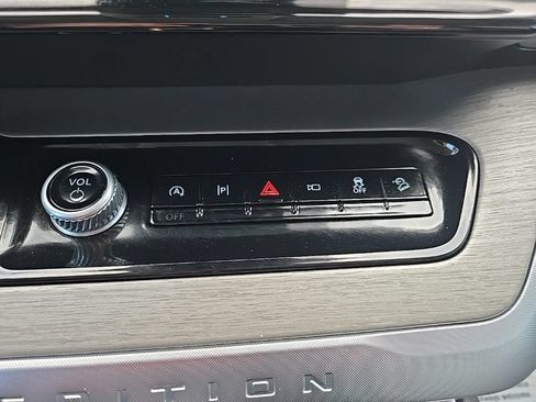 Used 2025 Ford Expedition Platinum AWD/4WD image 59