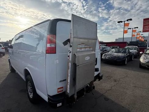 Used 2021 Chevrolet Express 3500 w/ Driver Convenience Package RWD image 5