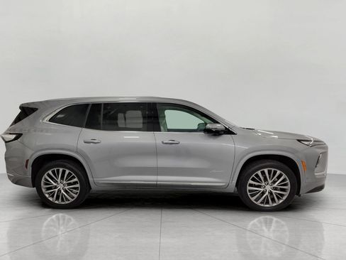Used 2025 Buick Enclave Avenir w/ Super Cruise Package AWD/4WD image 11