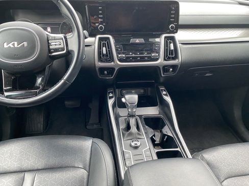 Used 2022 Kia Sorento S w/ Panoramic Sunroof Package image 17