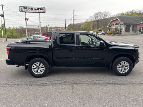 Used 2024 Nissan Frontier SV w/ SV Convenience Package AWD/4WD image 2